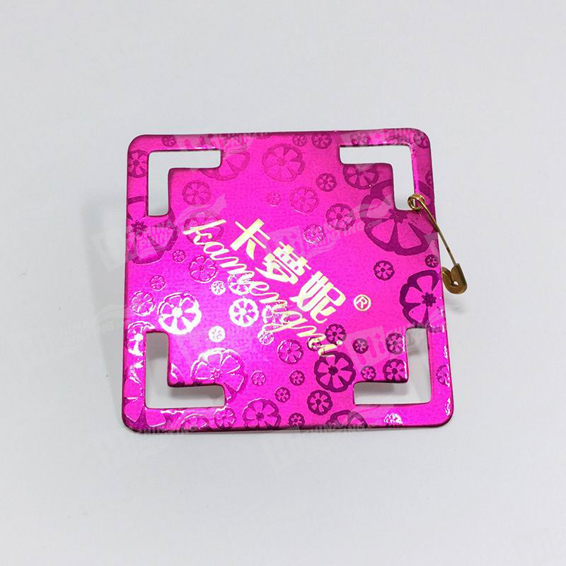 2''x 2'', 600g Paper, Laser Cut,Gold Stamping And Spot UV Flowers Swing Tags With Gold Safety Pin